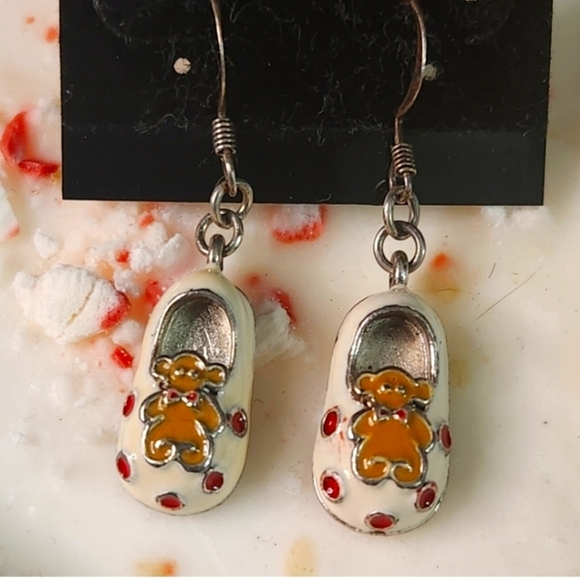 None Jewelry - Cute Vintage Bear Shoe Earrings